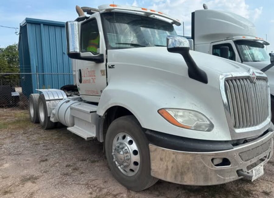 Semi tractor cleaned up
